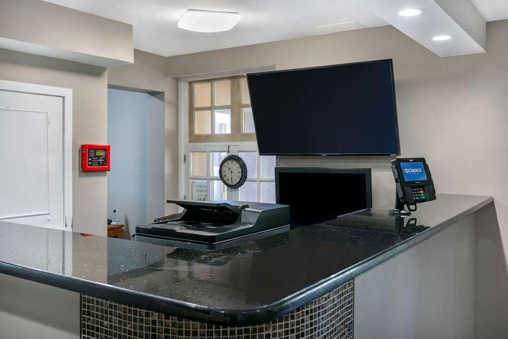 Knights Inn Bristol Левитаун Интериор снимка