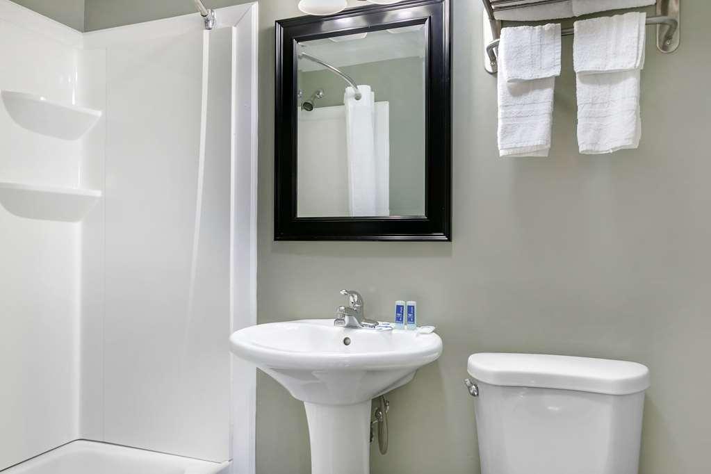 Knights Inn Bristol Левитаун Стая снимка