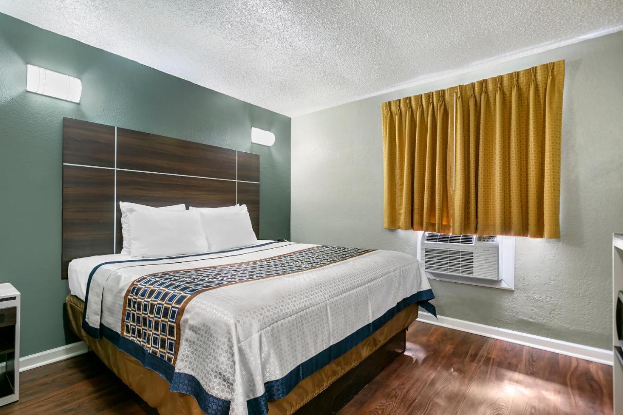 Knights Inn Bristol Левитаун Екстериор снимка