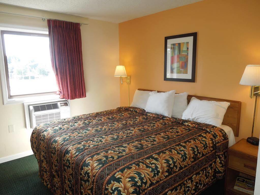 Knights Inn Bristol Левитаун Екстериор снимка
